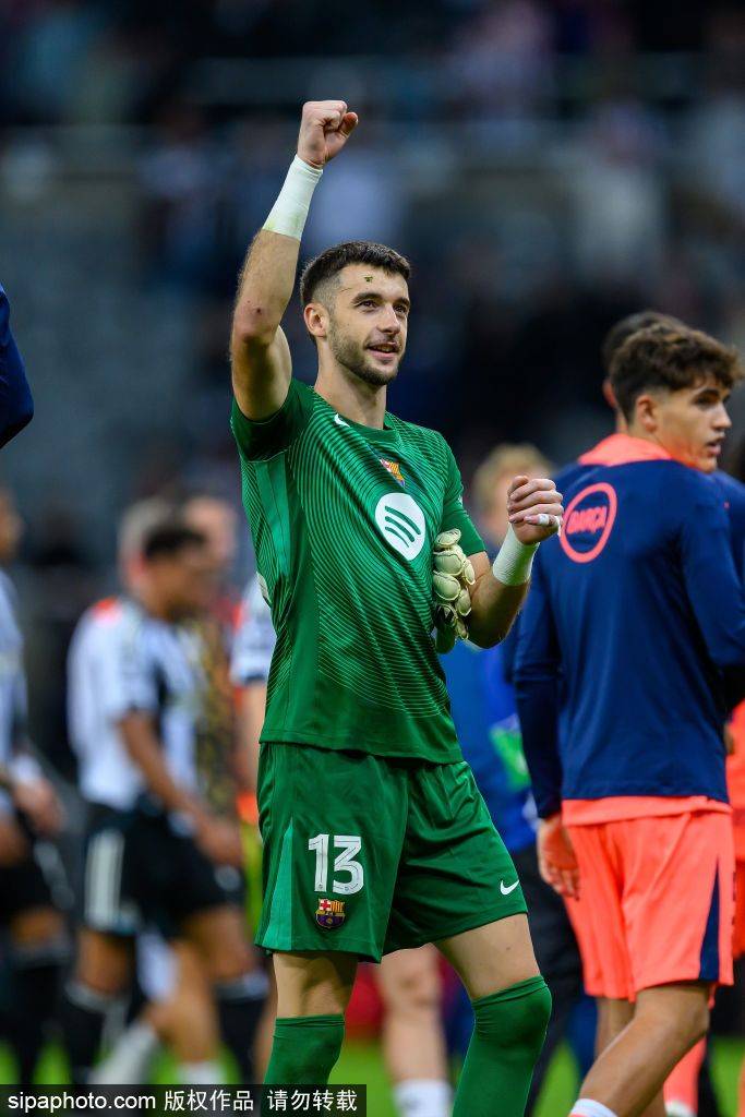 拉什福德痛苦坐地，疑似重创！这场西甲让巴萨球迷心痛无比！